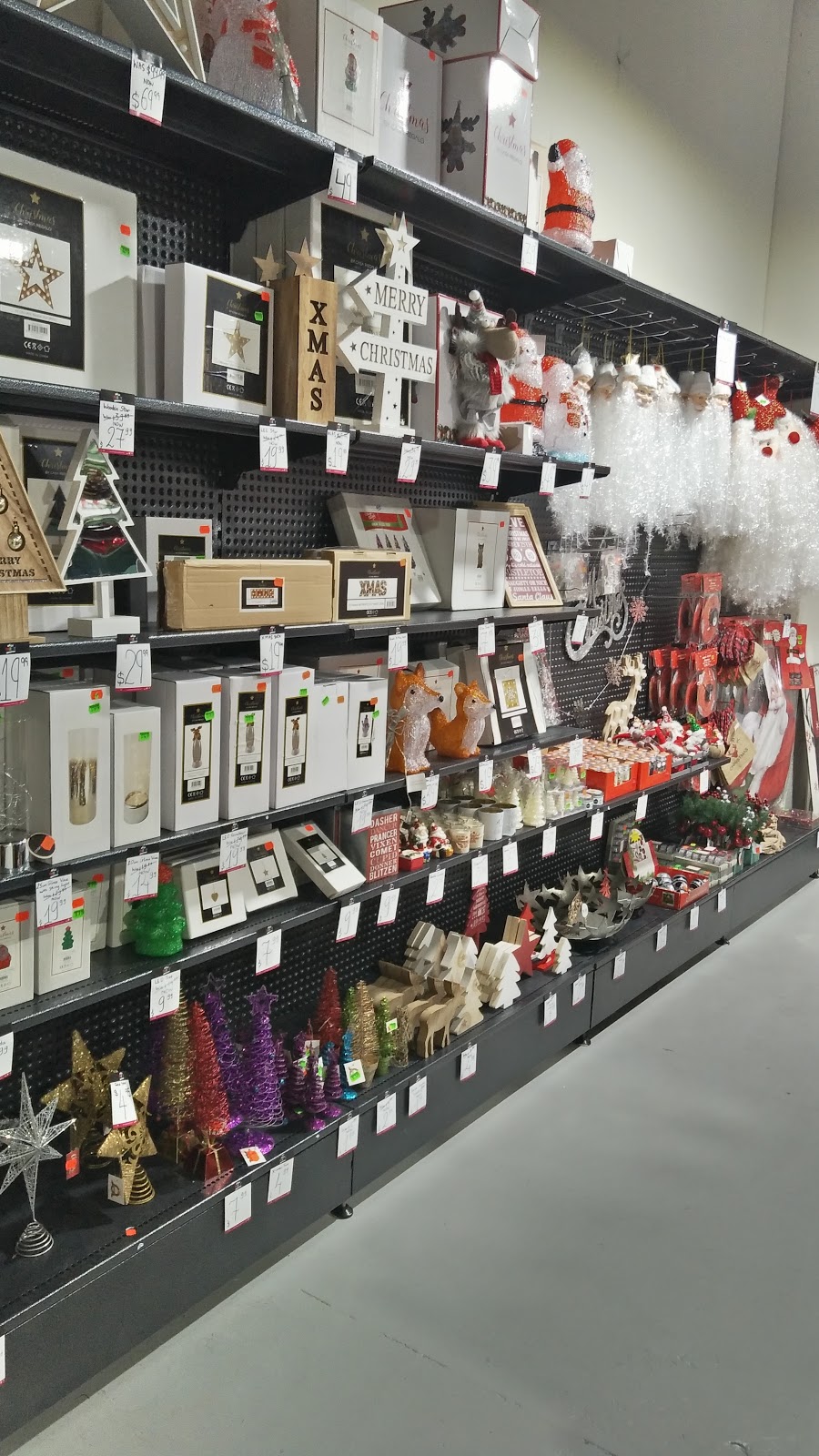 Mega Party Warehouse | home goods store | 200 Gilchrist Dr, Campbelltown NSW 2560, Australia | 0246270222 OR +61 2 4627 0222