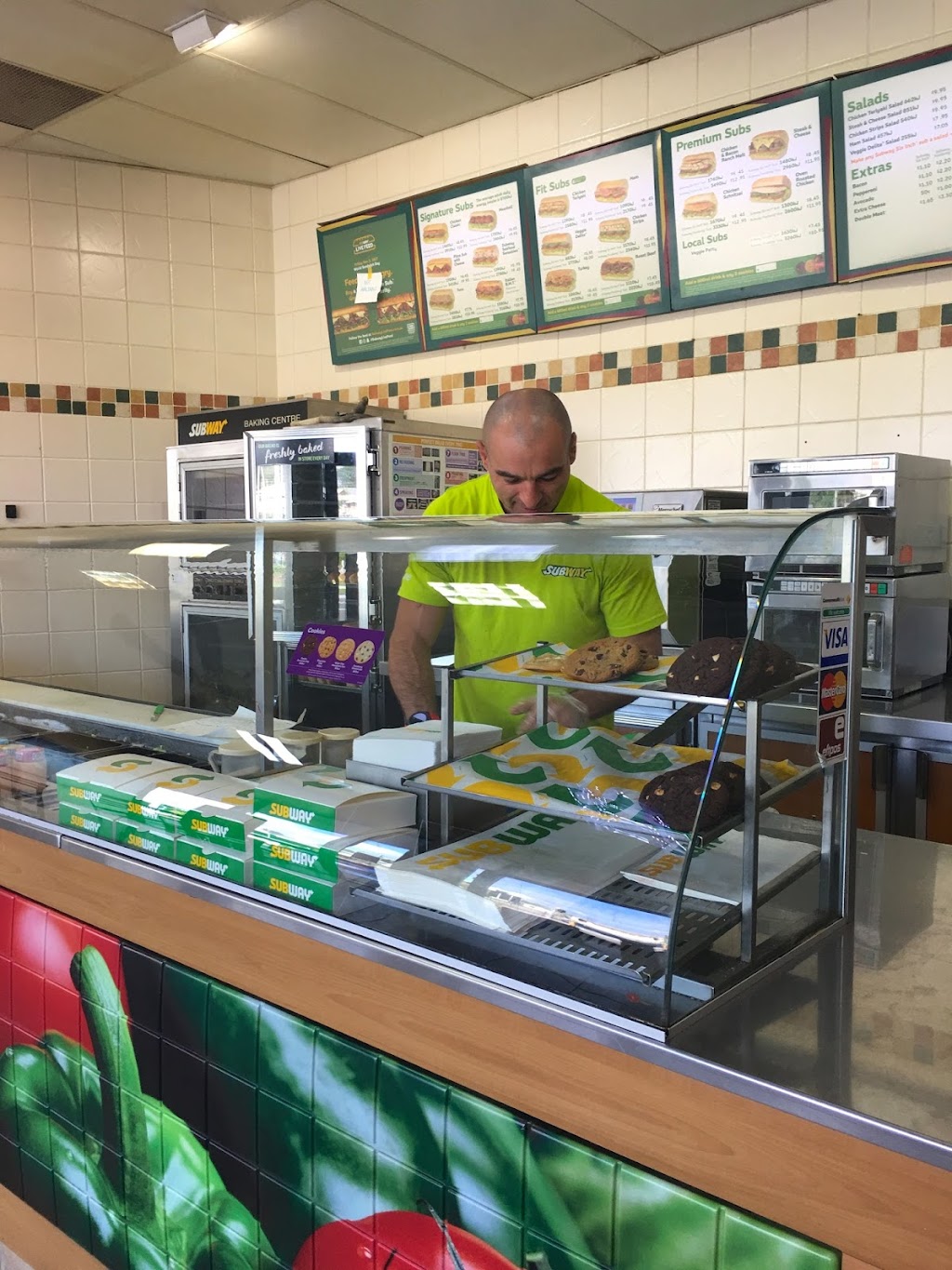 Subway | restaurant | D/412 Old Cleveland Rd, Coorparoo QLD 4151, Australia | 0733953477 OR +61 7 3395 3477