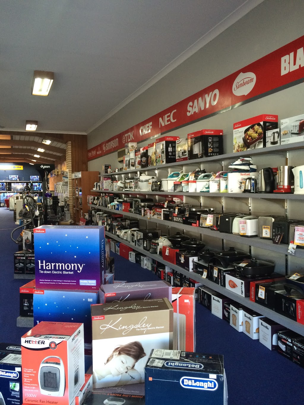 McKeoughs Betta Home Living | electronics store | 71 Isabella St, Wingham NSW 2429, Australia | 0265534368 OR +61 2 6553 4368