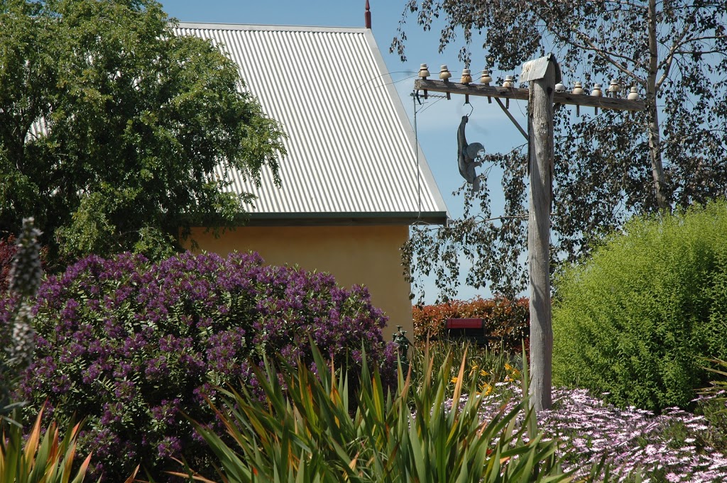 MillDuck Strawbale B&B | 143 Ford Rd, Harcourt North VIC 3453, Australia | Phone: (03) 5439 6451