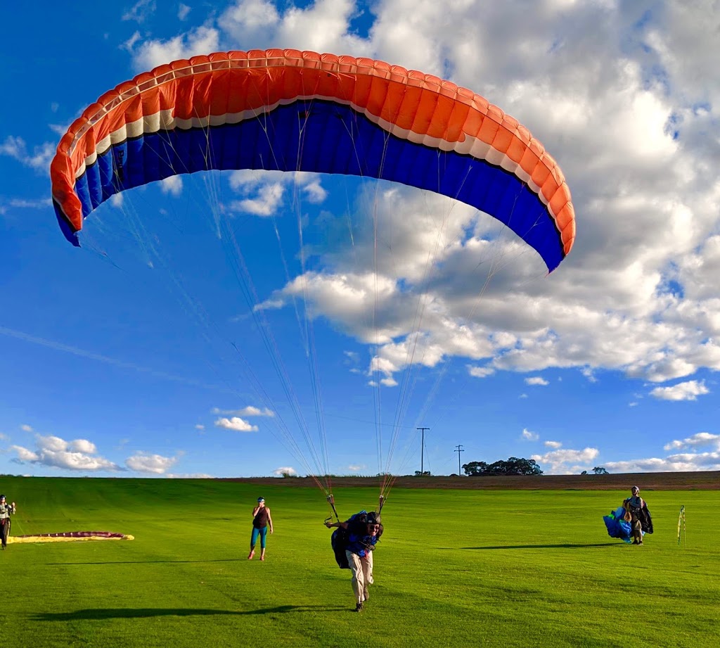 OZ Paragliding & Hang Gliding | 21 Ballantyne Ct, Glenview QLD 4553, Australia | Phone: 0457 287 200