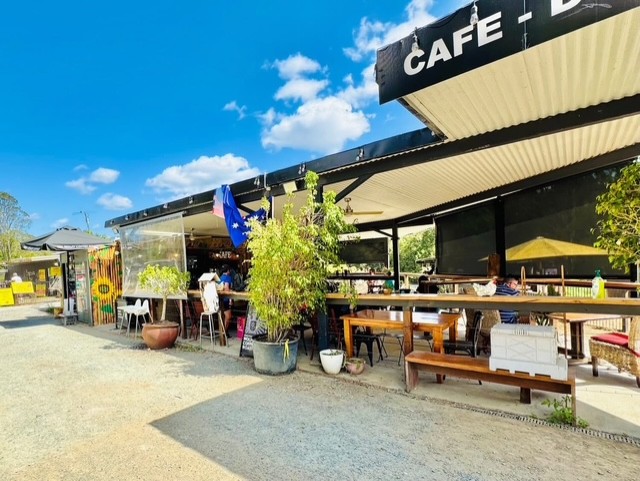 City Chicks Farm & Cafe | 408 Mount Glorious Rd, Samford Valley QLD 4520, Australia | Phone: 0435 226 912
