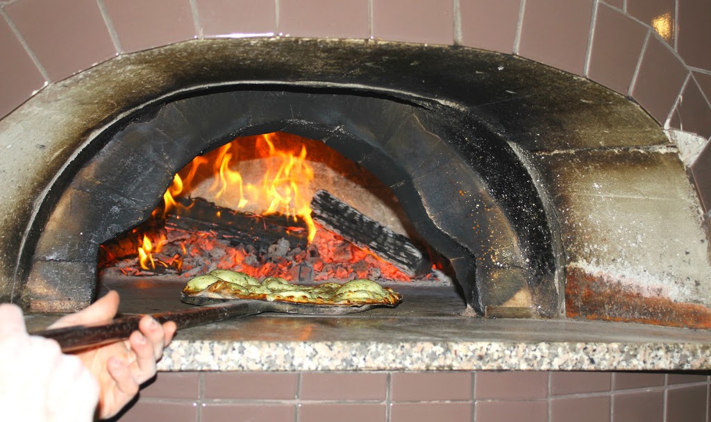 Heat Woodfired Pizza Bar | restaurant | 1/270 Beach Rd, Batehaven NSW 2536, Australia | 0244727400 OR +61 2 4472 7400