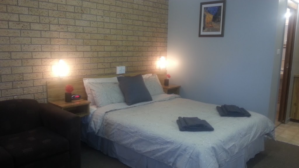 Three Ways Motel | lodging | 2 Willie St, Gilgandra NSW 2827, Australia | 0268472241 OR +61 2 6847 2241