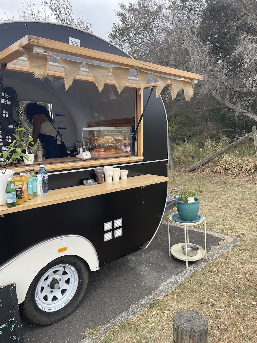 UPLIFT coffee van | Reserve The top car park, Reddall Parade, Warilla NSW 2528, Australia | Phone: 0411 323 755