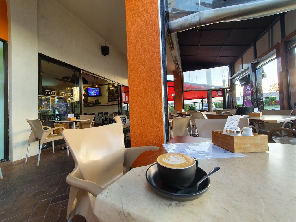 Mokacinos Cafe | 195 Ron Penhaligon Way, Robina QLD 4226, Australia | Phone: (07) 5593 3822