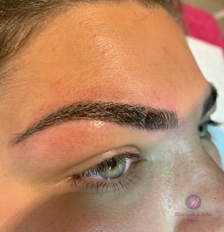 Bliss lash and brow studio | 24 Conway Cl, Bentley Park QLD 4870, Australia | Phone: 0402 911 748