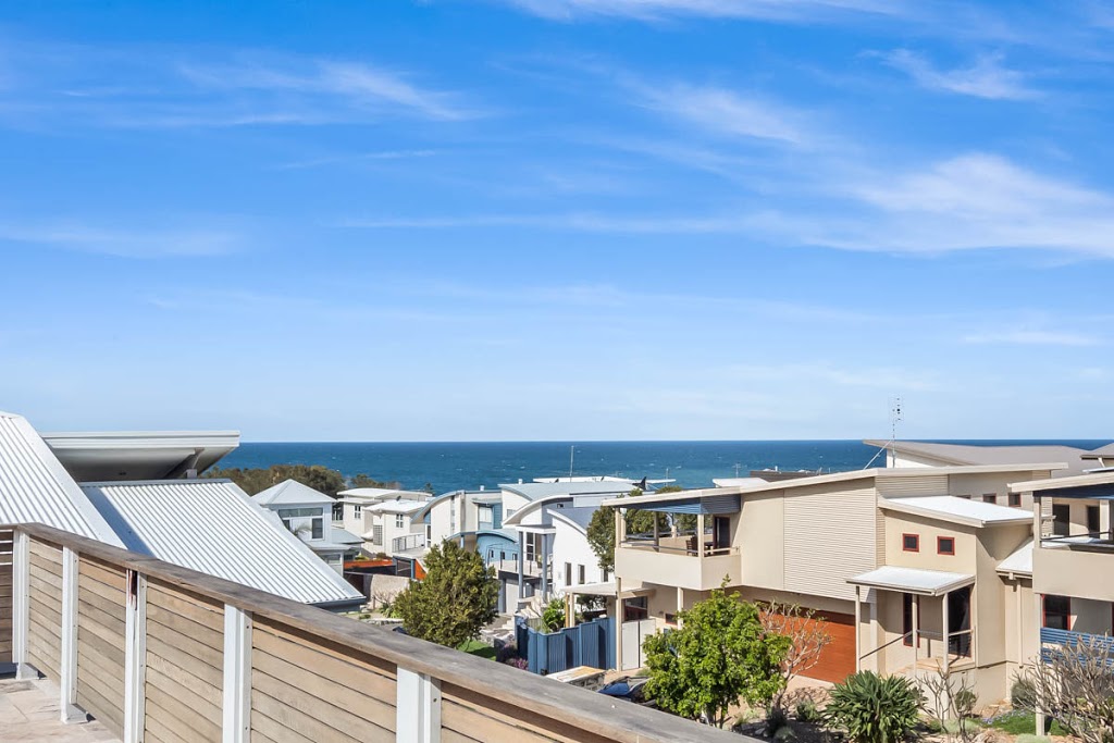 Holiday Accommodation | 2/206 Lawrence Hargrave Dr, Thirroul NSW 2515, Australia | Phone: (02) 4207 9988