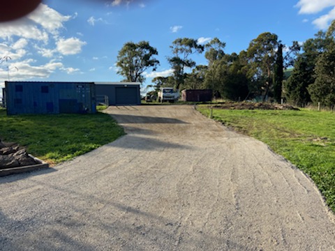 303 Earthworks Skid-steer Dump truck hire | 8 Merino Dr, Teesdale VIC 3328, Australia | Phone: 0438 351 102