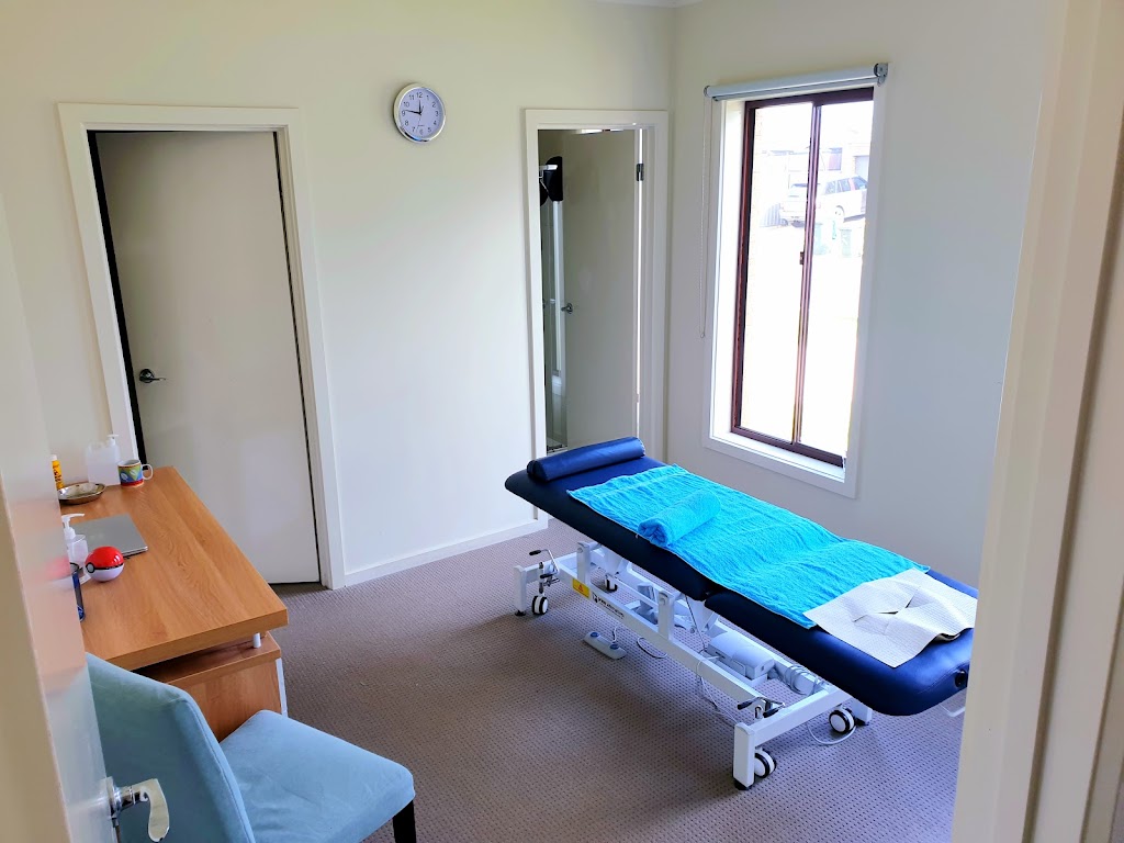Simply Soothing Myotherapy & Remedial Massage | point of interest | Unit 1/8 Rous St, Wyndham Vale VIC 3024, Australia | 0423929597 OR +61 423 929 597