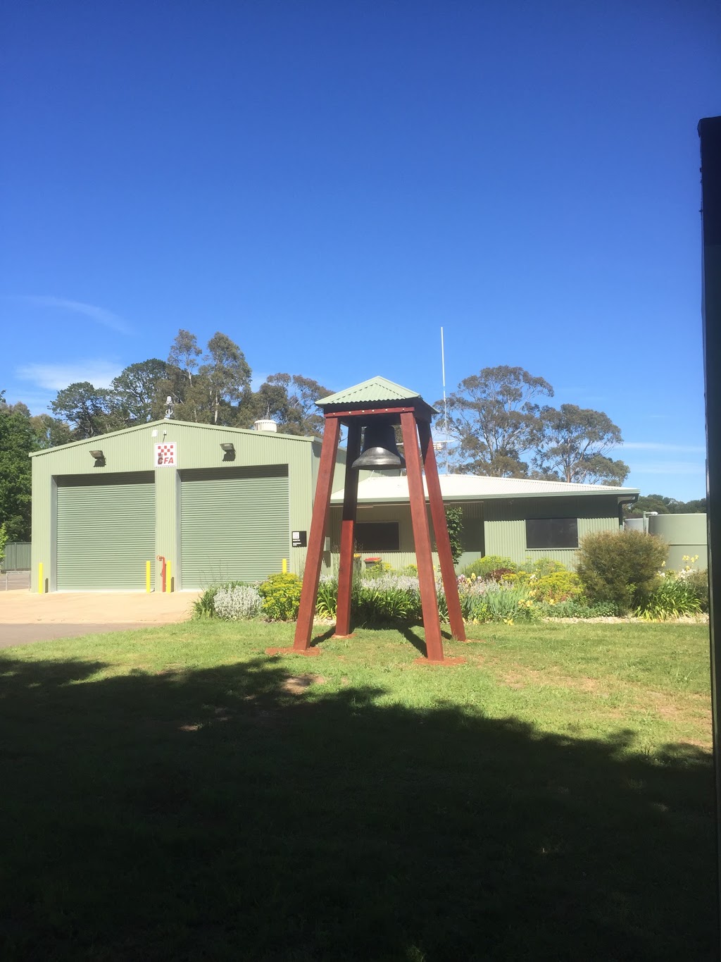 Country Fire Authority Station | fire station | 25 Barkly St, Glenlyon VIC 3461, Australia | 0353295500 OR +61 3 5329 5500