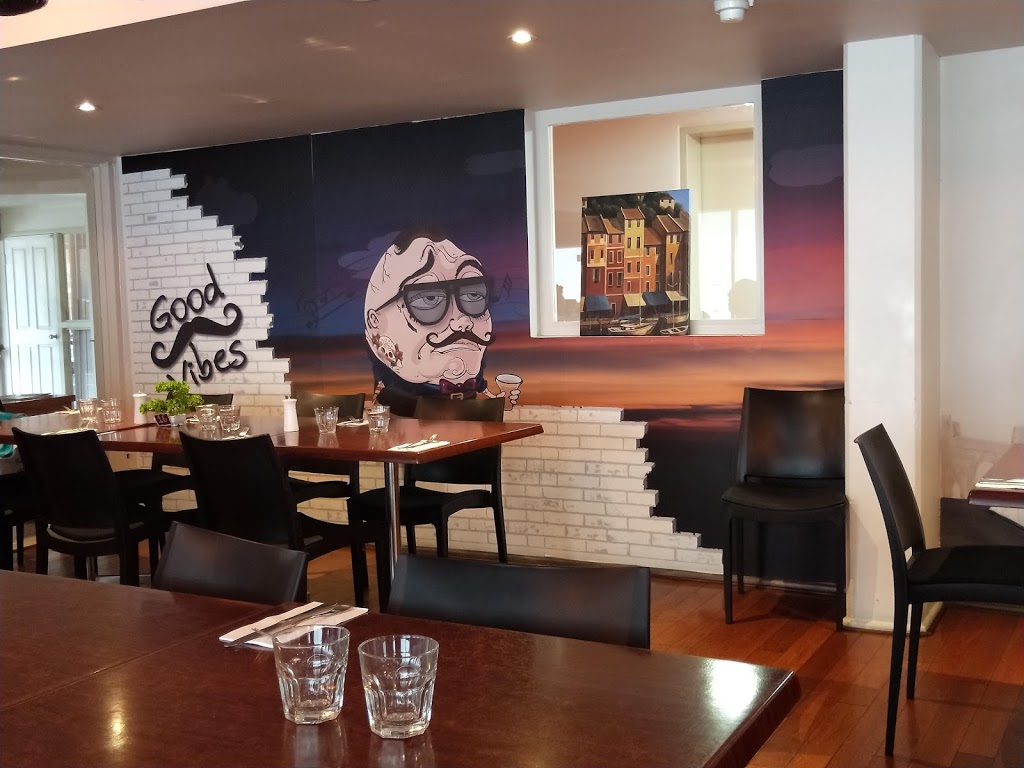 Rocksalt Bar & Restaurant | restaurant | 22-24 Roseberry St, Gladstone Central QLD 4680, Australia | 0749729884 OR +61 7 4972 9884