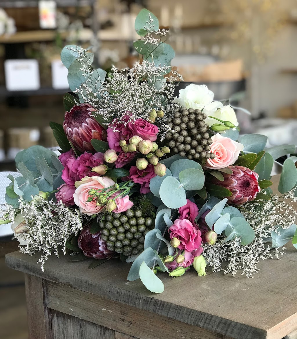 Adelaide Hills Flower Studio | florist | Mount Barker Central Shopping Centre Shop, 60 Hutchinson St, Mount Barker SA 5251, Australia | 0883912373 OR +61 8 8391 2373