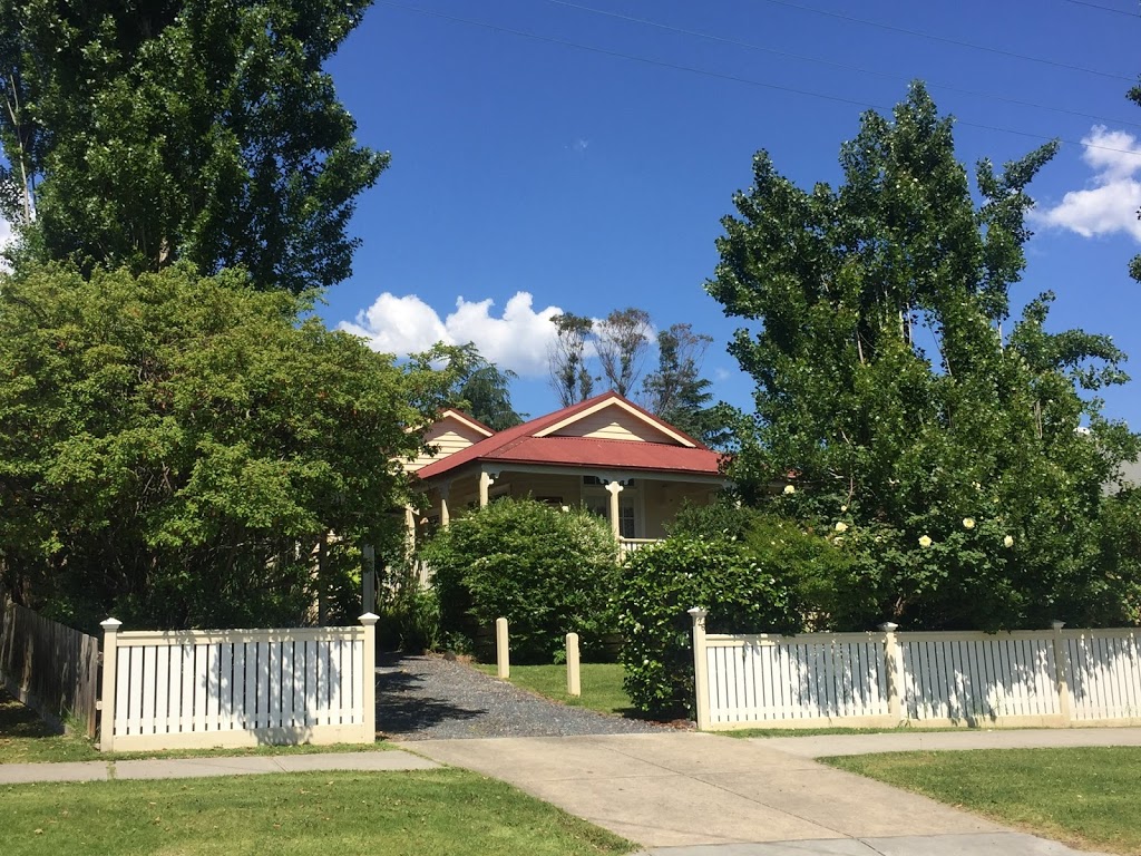 Brentwood Cottage | lodging | 26 St Leonards Rd, Healesville VIC 3777, Australia | 0412492333 OR +61 412 492 333