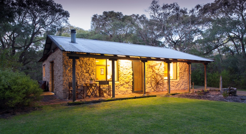 William Bay Cottages | 65 Rice Rd, William Bay WA 6333, Australia | Phone: (08) 9840 9221