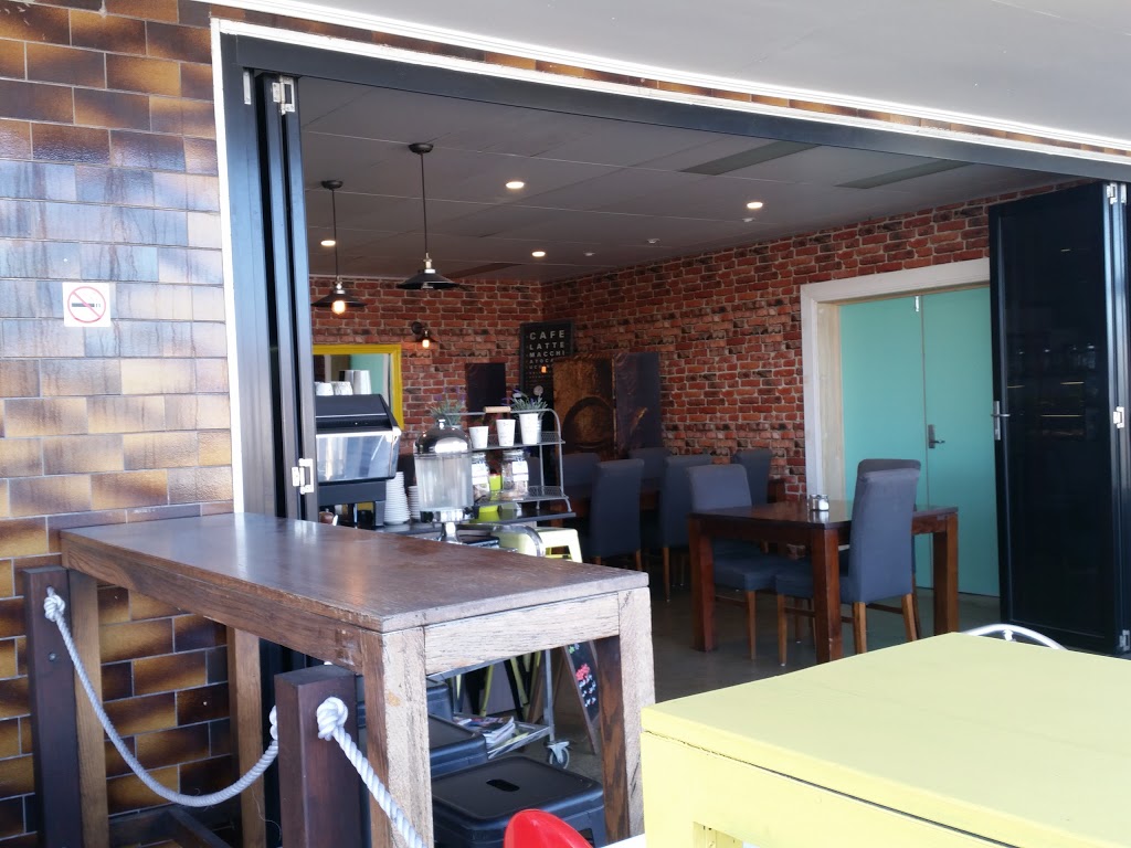 Montys Place | cafe | 3/119 Glenora St, Wynnum QLD 4178, Australia | 0731489640 OR +61 7 3148 9640