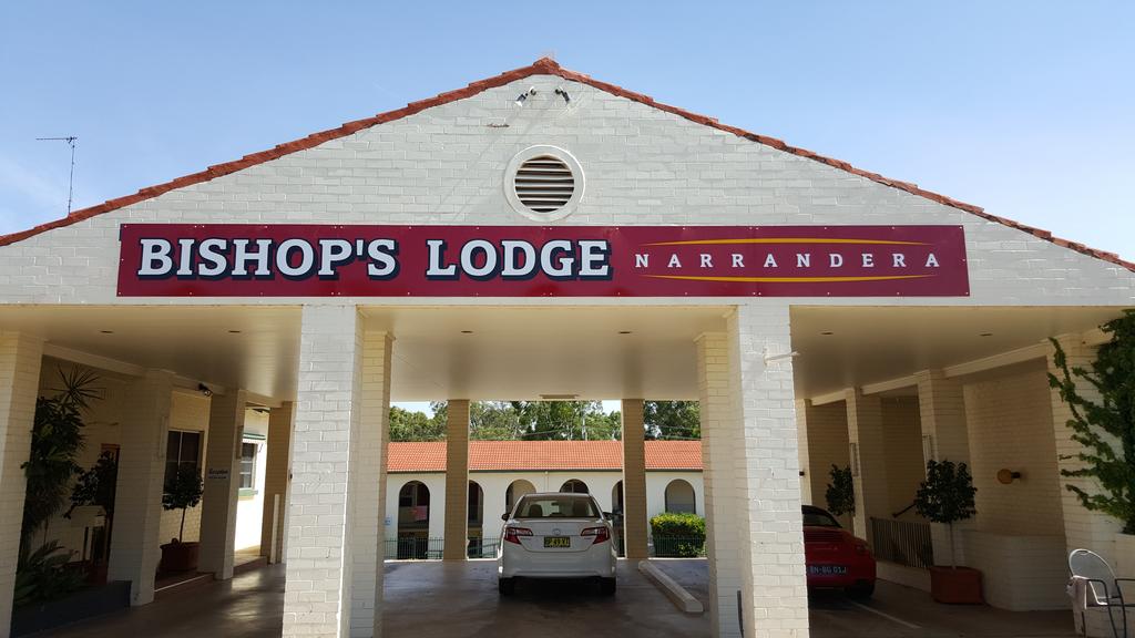 Bishops Lodge Narrandera | lodging | 110 Larmer St, Narrandera NSW 2700, Australia | 0269594896 OR +61 2 6959 4896