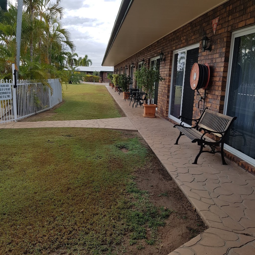 Heritage Lodge Motel Charters Towers | 94 Dr George Ellis Dr, Richmond Hill QLD 4820, Australia | Phone: 1800 880 444