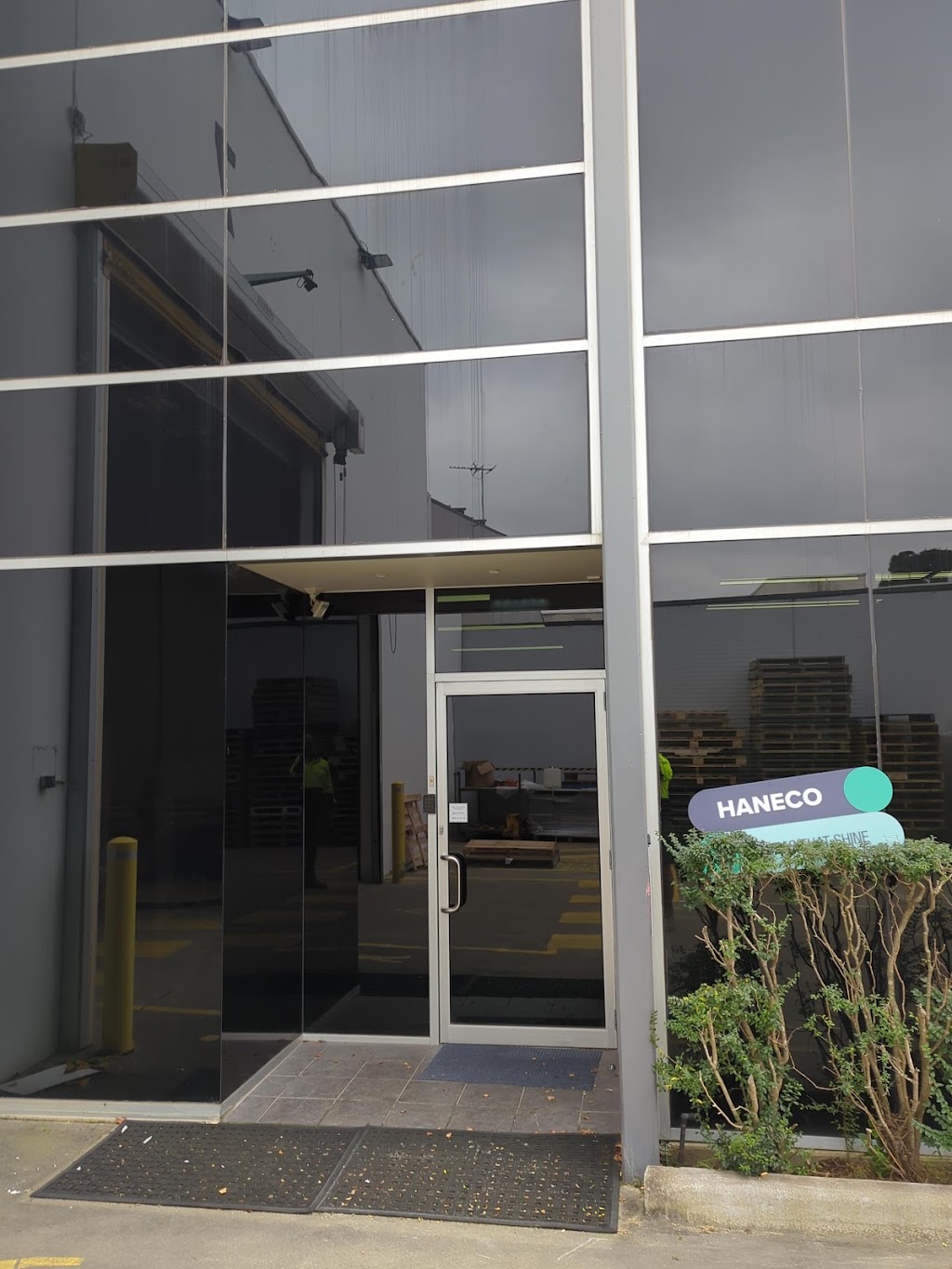 Haneco Lighting | 7 Phoenix Ct, Braeside VIC 3195, Australia | Phone: (03) 9008 6109