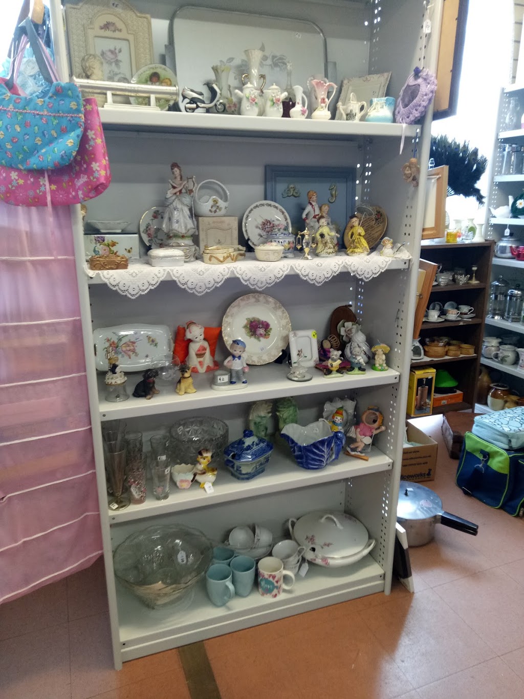 Little Kings Thrift Shop | 7 Carl St, Woolloongabba QLD 4102, Australia | Phone: (07) 3391 1432