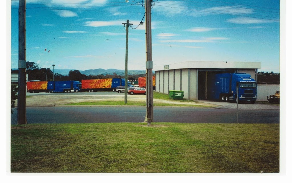 KING of the ROAD TRUCKWASH | 221 Kaitlers Rd, Lavington NSW 2641, Australia | Phone: (02) 6025 1154