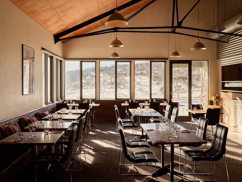 The Stallions Restaurant & Bar (open during ski season) | 20 Candle Heath Rd, Perisher Valley NSW 2624, Australia | Phone: 0477 010 138