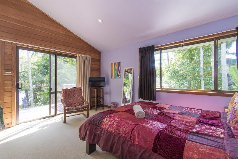 Belongil River House Byron Bay | 4 Giaour St, Byron Bay NSW 2481, Australia | Phone: (02) 6685 8691