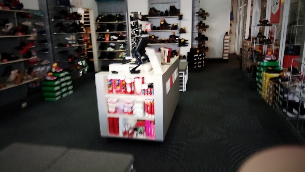 Williams | shoe store | Shop 13 & amp, 15 Centrepoint Arcade, 14-16 Smith St, Kempsey NSW 2440, Australia | 0282793241 OR +61 2 8279 3241