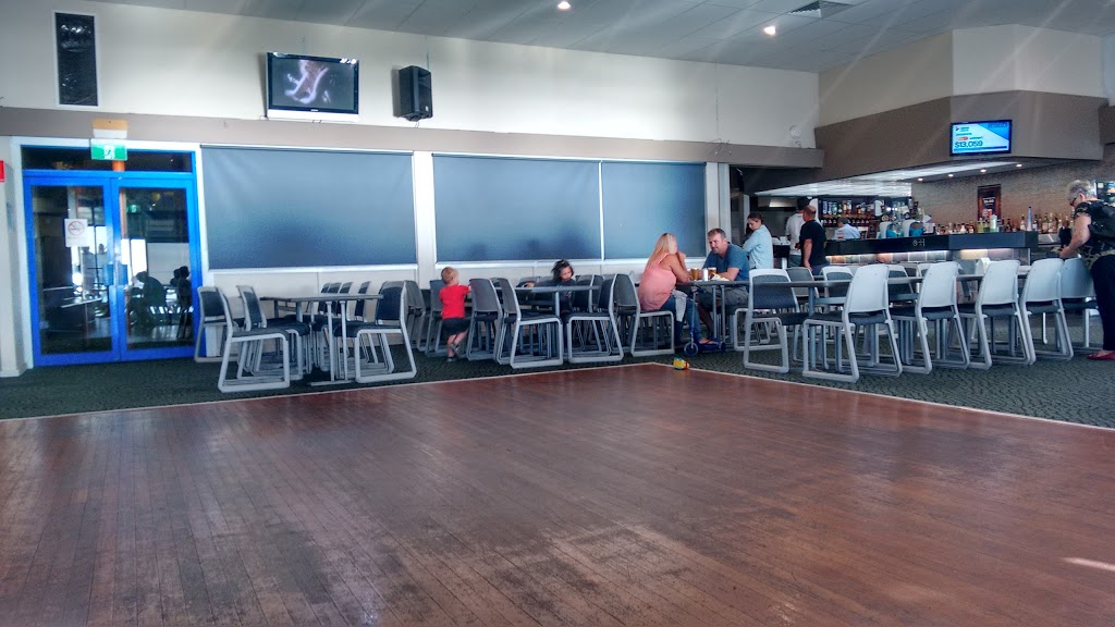 Yarra Bay Sailing Club | restaurant | 67-69 Yarra Rd, Phillip Bay NSW 2036, Australia | 0293112592 OR +61 2 9311 2592