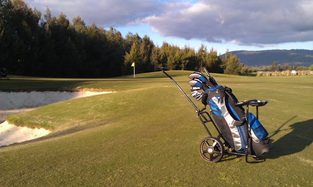 Waterford Valley Golf Course | 161 Bunjil Way, Knoxfield VIC 3180, Australia | Phone: (03) 9753 3200