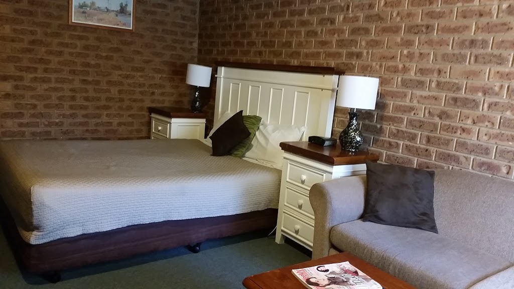 Beechworth Carriage Motor Inn | lodging | 44 Camp St, Beechworth VIC 3747, Australia | 0357281830 OR +61 3 5728 1830
