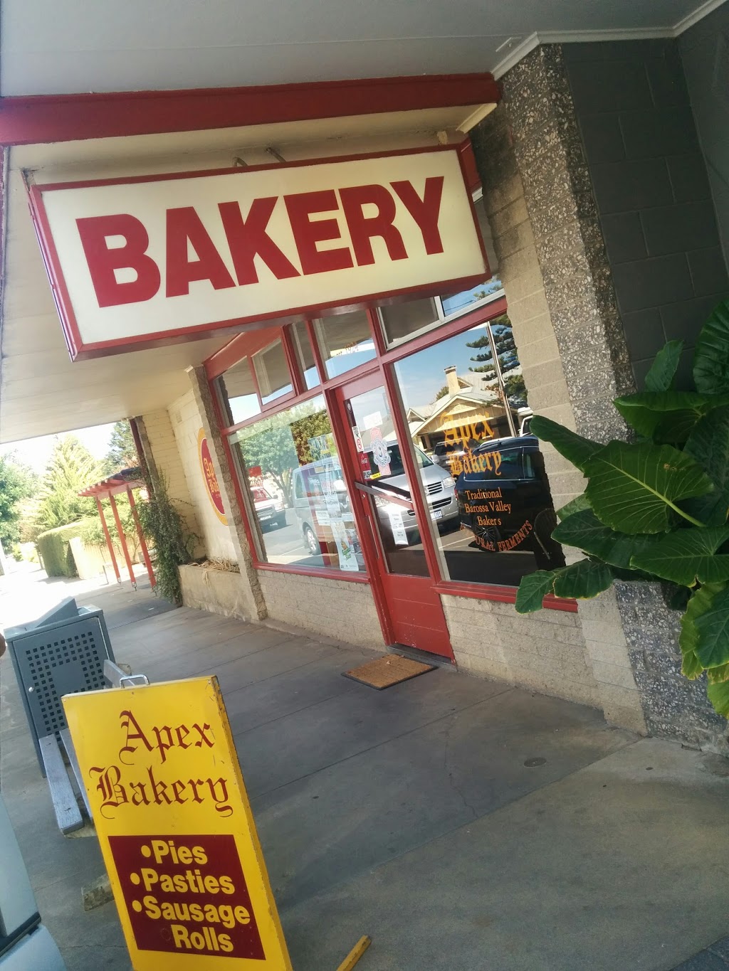 Apex Bakery | bakery | 1A Elizabeth St, Tanunda SA 5352, Australia | 0885630000 OR +61 8 8563 0000