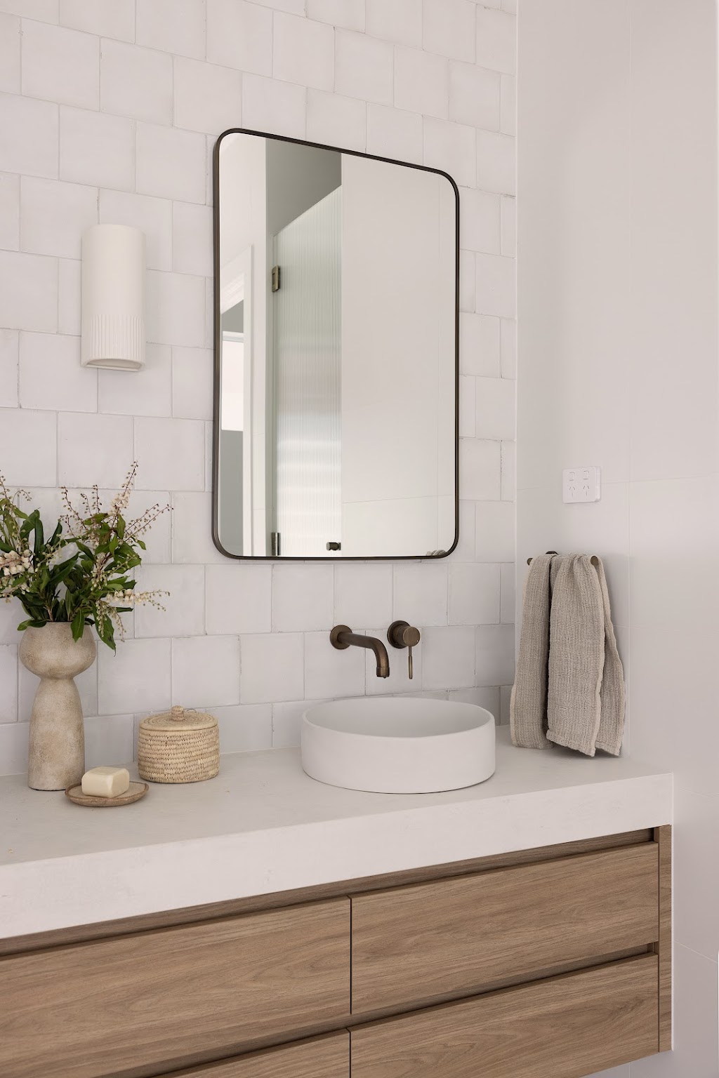 Solace Stays | 47 Phillip Dr, South West Rocks NSW 2431, Australia | Phone: (02) 6566 6666 Solace Stays | 47 Phillip Dr, South West Rocks NSW 2431, Australia | Phone: (02) 6566 6666