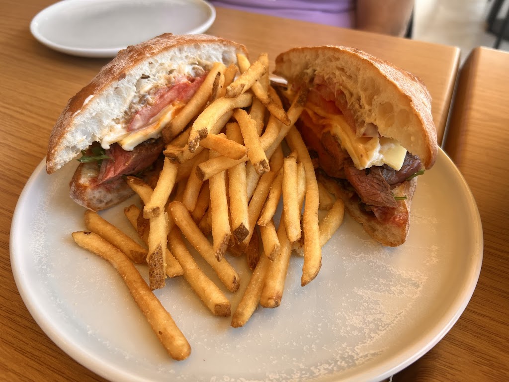 Café Lusso | 195 Johns Rd, Wadalba NSW 2259, Australia | Phone: (02) 4350 0600