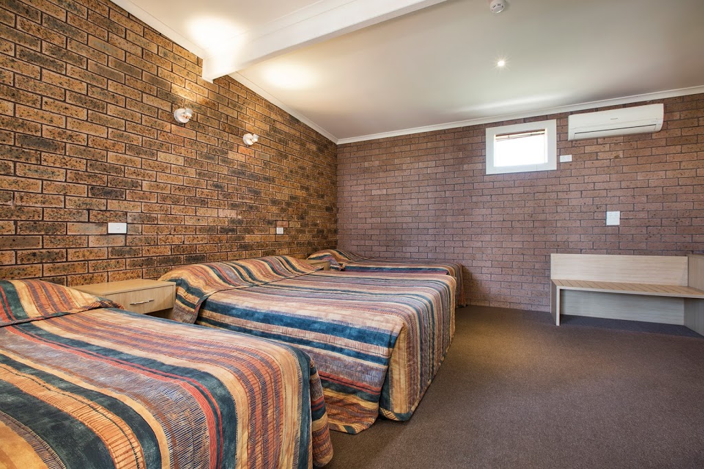 Colyton Hotel | 12 Great Western Hwy, Colyton NSW 2760, Australia | Phone: (02) 9623 2266