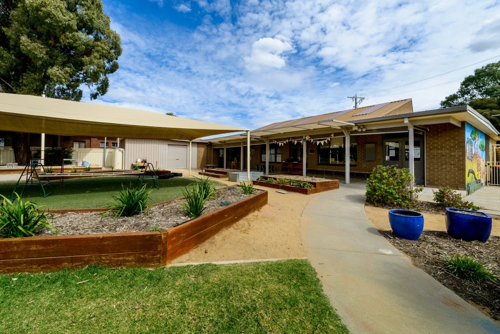 Echuca Central Kindergarten | school | 287 Anstruther St, Echuca VIC 3564, Australia | 0354822284 OR +61 3 5482 2284