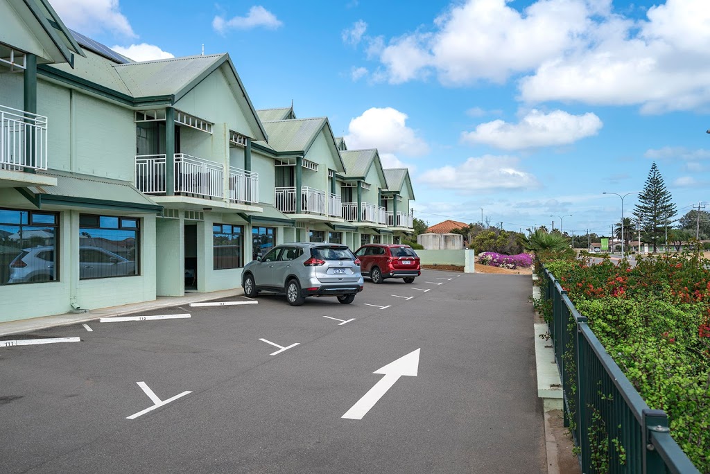 Geraldton Motor Inn | lodging | 113 Brand Hwy, Mount Tarcoola WA 6530, Australia | 0899644777 OR +61 8 9964 4777