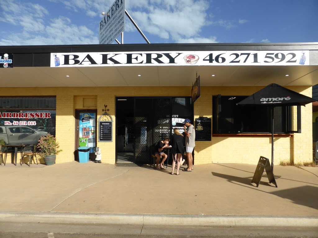 Maces Hot Bread & Coffee Shop | 3 Pine St, Miles QLD 4415, Australia | Phone: (07) 4627 1592