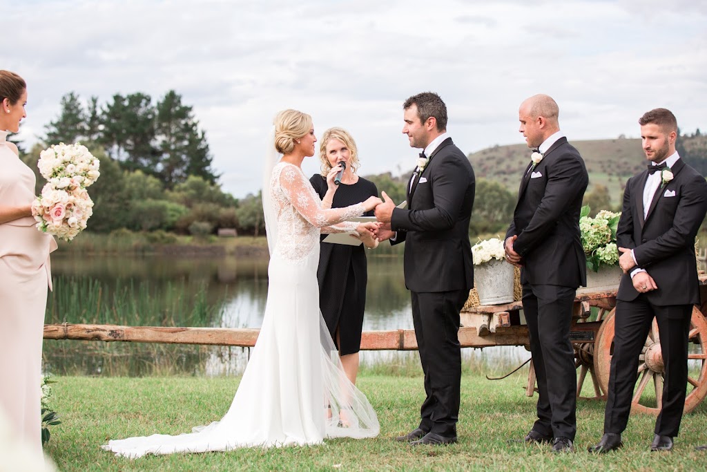 Amber Williams Celebrant | Stellway Cl, Kooringal NSW 2650, Australia | Phone: 0422 131 239