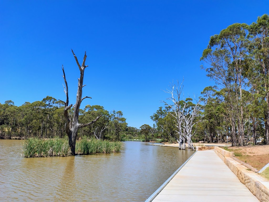 Lake Thompson | Poulton Tce, Campbelltown NSW 2560, Australia | Phone: (02) 4645 4000