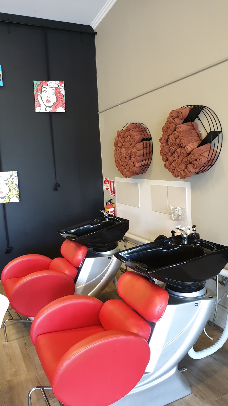 Pom Pom Hair & Beauty Salon | hair care | 509 High St Rd, Mount Waverley VIC 3149, Australia | 0398070222 OR +61 3 9807 0222