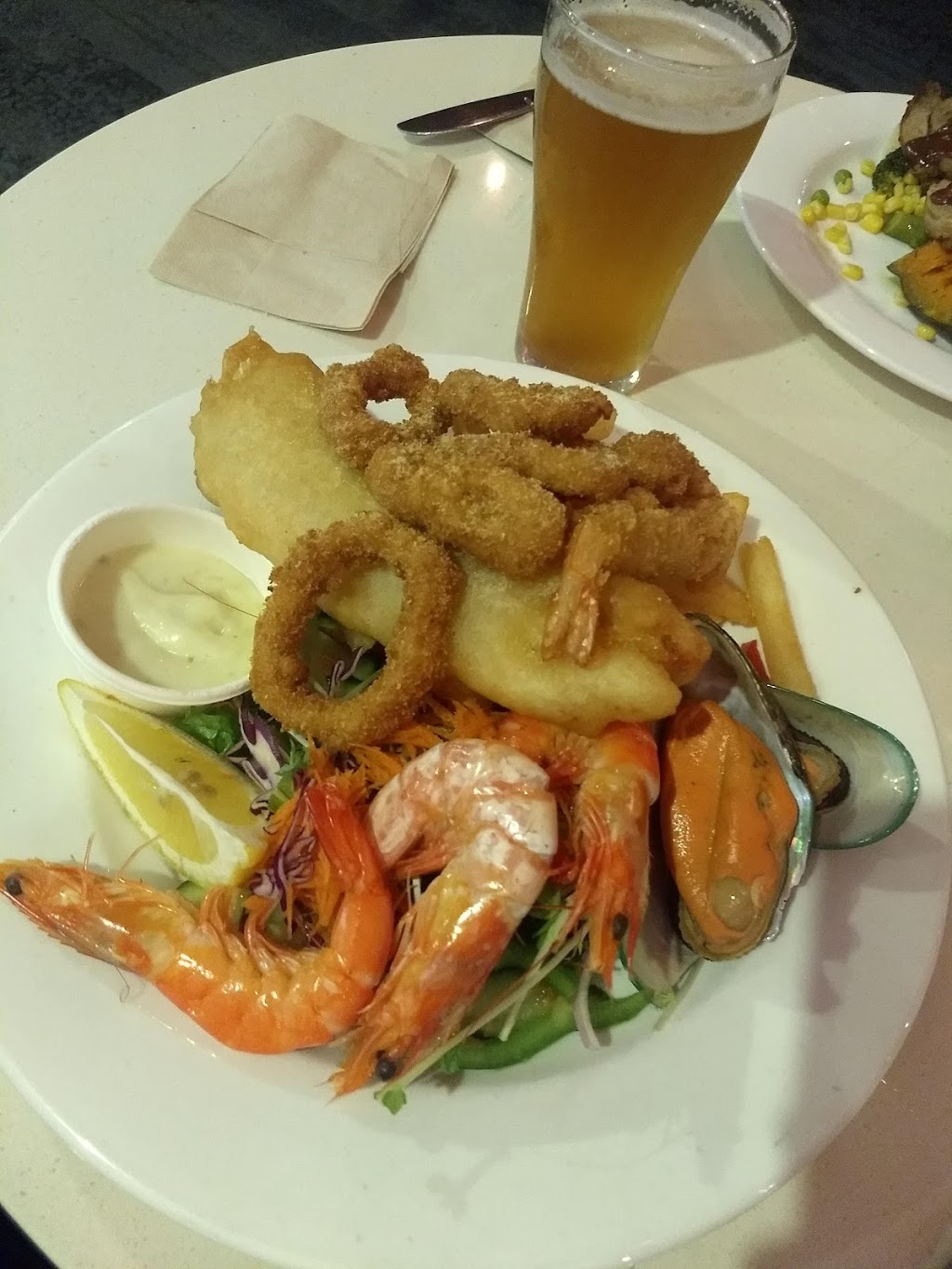 Shoalhaven Heads Bowling and Recreation Club | restaurant | Shoalhaven Heads Rd, Shoalhaven Heads NSW 2535, Australia | 0244487154 OR +61 2 4448 7154