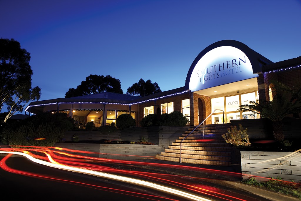 Aura Cafe at Southern Lights Hotel | 19 Kingston View Dr, Kingston TAS 7050, Australia | Phone: (03) 6227 2315