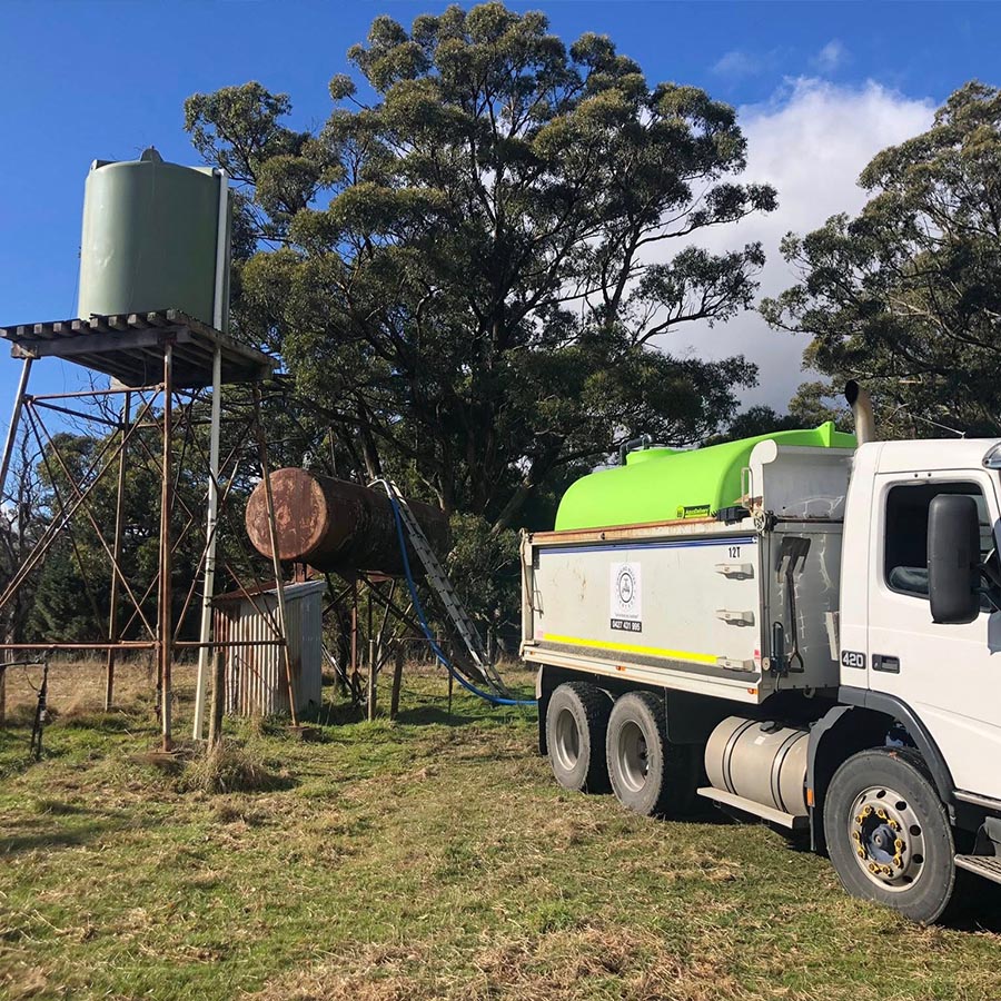 Micks Water Cartage | 564 Greendale-Trentham Rd, Blackwood VIC 3341, Australia | Phone: 0427 431 995