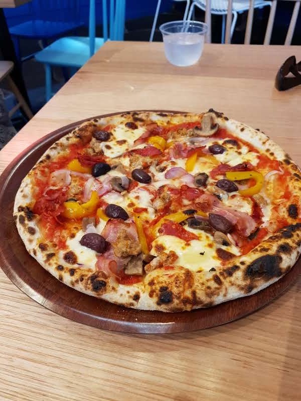 Jamie Oliver’s Pizzeria | restaurant | Hooker Blvd, Broadbeach Waters QLD 4218, Australia