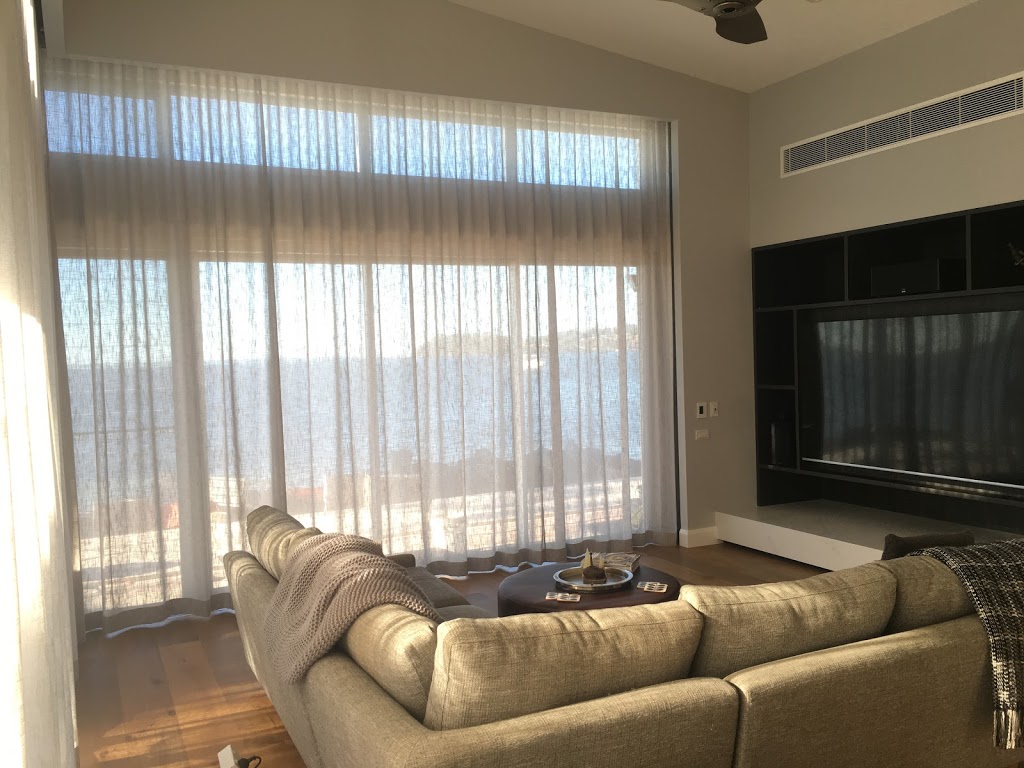 Hunter blinds & curtains | 14 Honeyeater Pl, Tingira Heights NSW 2290, Australia | Phone: (02) 4948 4202