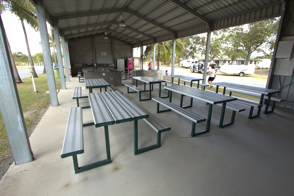 Aarons CENTRAL TOURIST PARK MACKAY-Budget Accomodation Centre - (caravaners, ask about our 243 deal, pay for 2, stay for 3 ) | rv park | 15 Malcomson St, North Mackay QLD 4740, Australia | 0749576141 OR +61 7 4957 6141