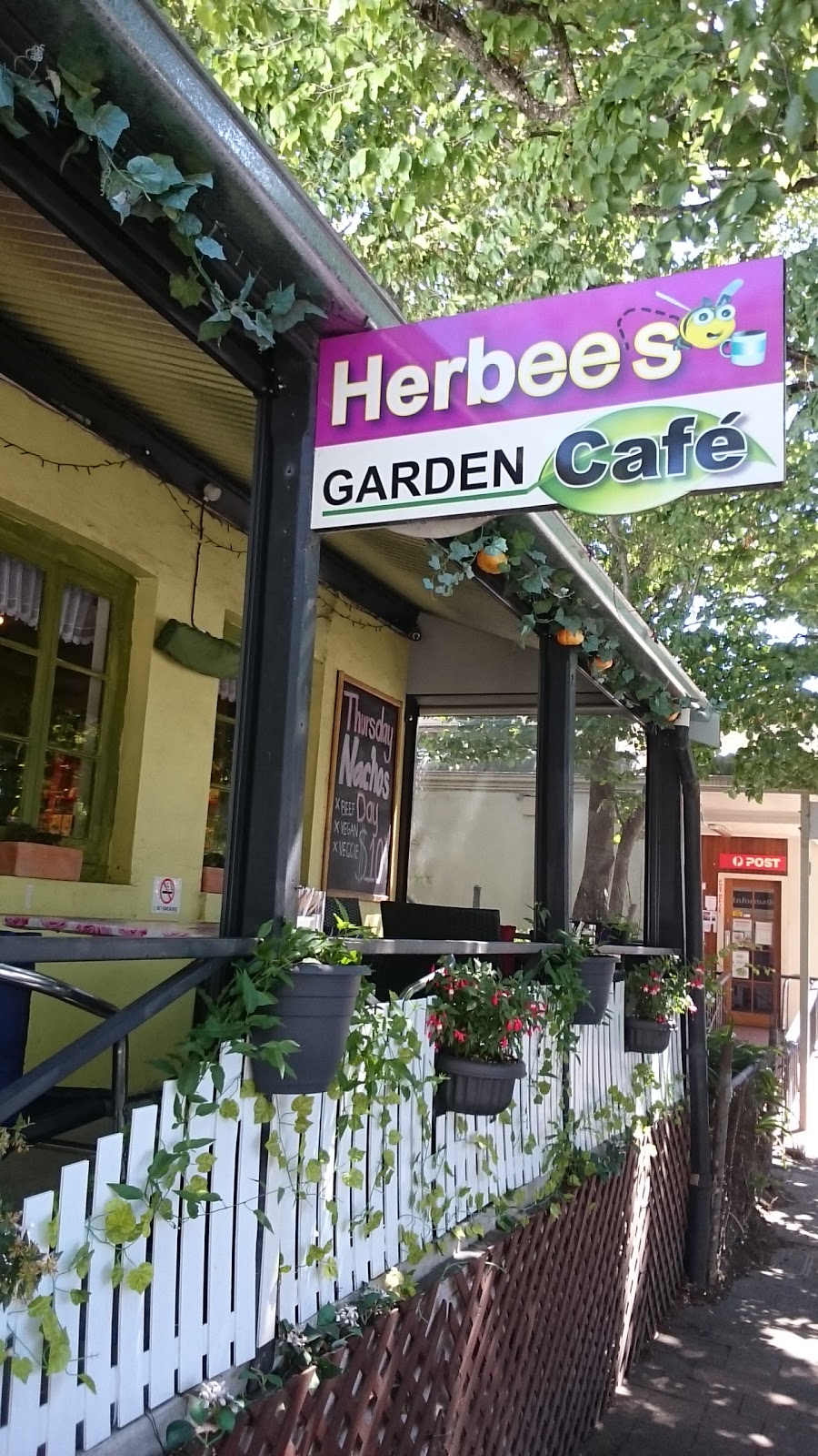 Herbees Garden Cafe | cafe | 55 Mount Barker Rd, Hahndorf SA 5245, Australia | 0883887929 OR +61 8 8388 7929