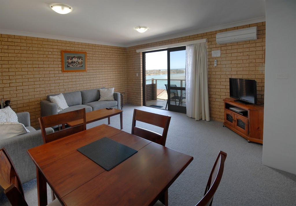Marcel Towers Holiday Apartments | 12/14 Wellington Dr, Nambucca Heads NSW 2448, Australia | Phone: (02) 6568 7041
