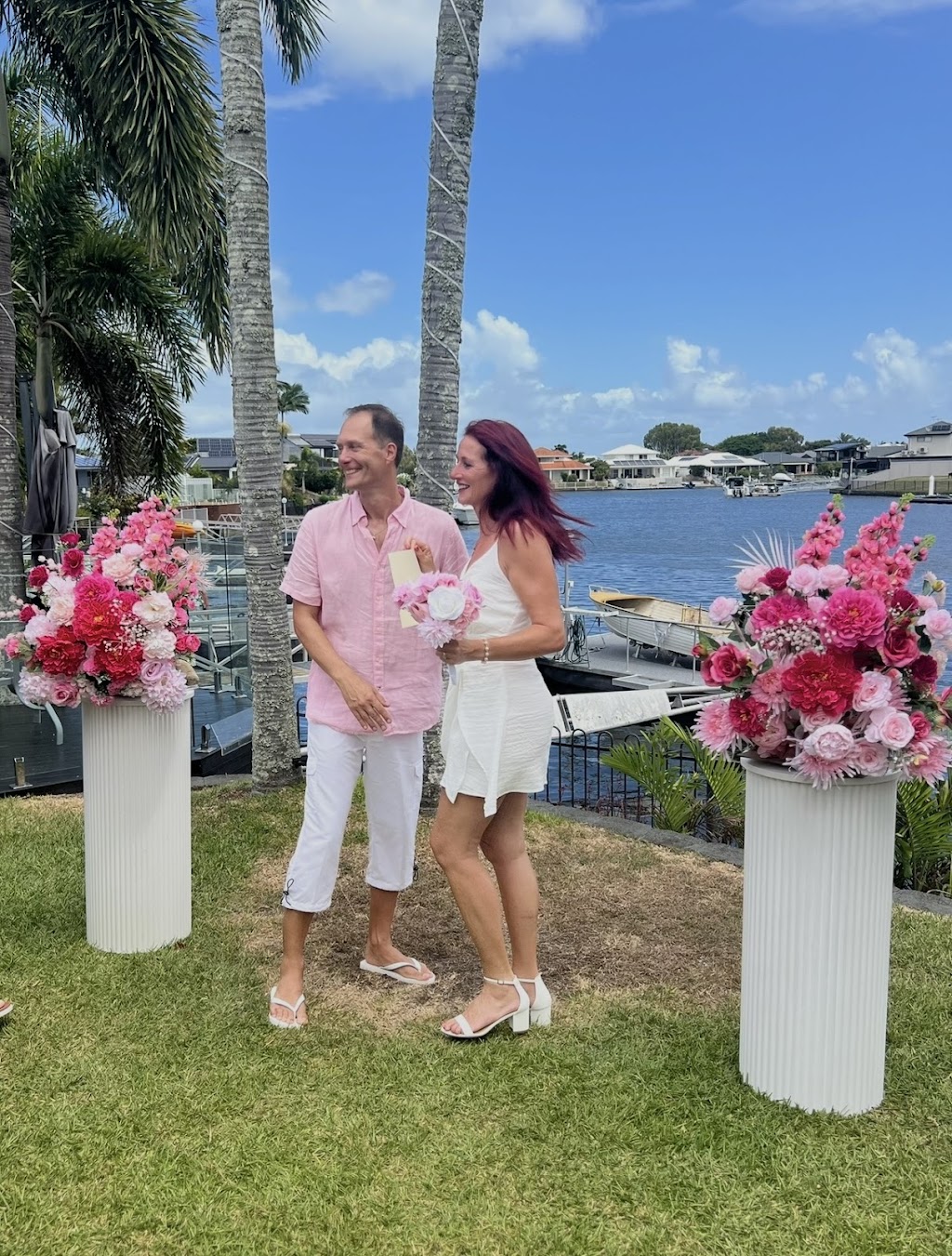 Ceremonies by Lynne | 32 Bearberry St, Banksia Beach QLD 4507, Australia | Phone: 0424 149 889